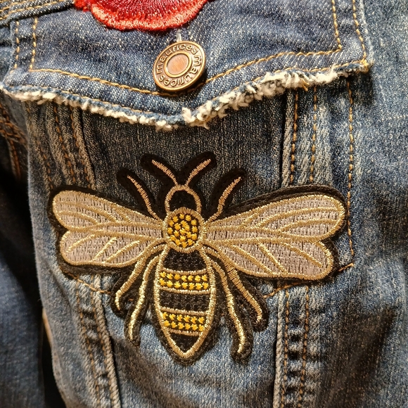 REworked Embroidered Denim Jacket with Floral and Bee Design | Sz L - Picture 6 of 8